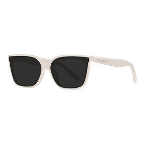 Lunettes de soleil Little Red Book GM noires unisexes polarisées UV400 avec verres PC Type 3 - Product Image 5