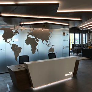 Escritorio de recepción de madera y superficie sólida de alta calidad personalizado Escritorio de oficina de diseño simple para 2 Recepcionistas - Product Image 5