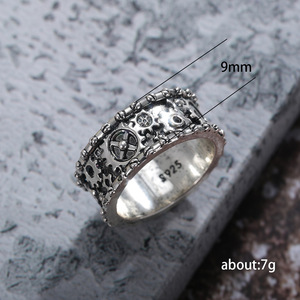 Anello Vintage Unisex in Tono Argento Anticato, Stile Punk Industriale, Accessorio Moda Quotidiano - Product Image 5