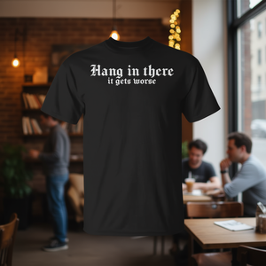 Camiseta sarcástica negra de manga corta con cuello redondo para hombre, promocional para adultos, con la frase: "Especho que se empeina" - Product Image 3