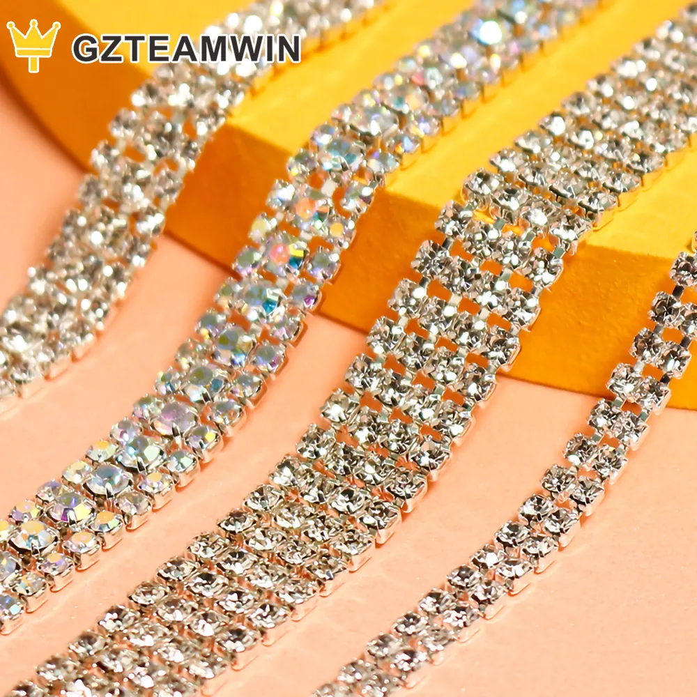 Vente en gros d'accessoires de vêtement cristal fournisseur de motif de fleur acrylique coloré Ab dos plat cristal strass garniture