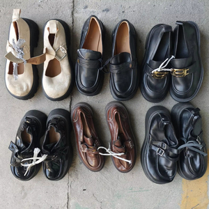 รองเท้าโลฟเฟอร์ - Product Image 1