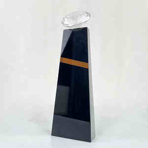 Regalos de recuerdo de alta calidad Premio de trofeo de cristal negro personalizado con diamante transparente - Product Image 5