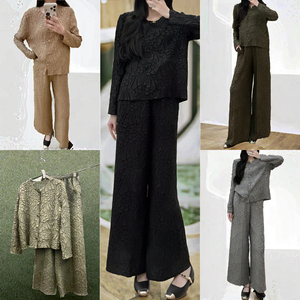 Set Elegante da Donna Taglie Forti di Alta Qualità, Design alla Moda, Tinta Unita, Modesto Completo Due Pezzi per Ufficio - Product Image 3