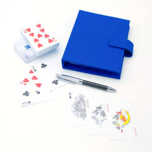 Naipes de PVC personalizados de alta calidad, tarjetas de póquer de impresión en Color <span class=keywords><strong>HD</strong></span> de plástico duradero para entretenimiento al aire libre - Product Image 2