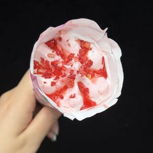 ไอศกรีมกรอบรสผลไม้แบบกำหนดเอง รสสตรอว์เบอร์รี ไอศกรีมแท่งช็อกโกแลต ของหวานไอศกรีมนุ่ม - Product Image 3