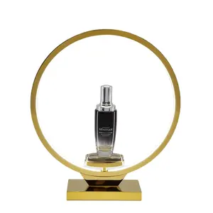 Rak piring emas, perlengkapan mandi akrilik dasar logam dilapisi pelat emas, rak pameran produk kecantikan dengan cincin lampu led