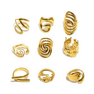 Bestseller Anello di Lusso in Acciaio Inossidabile Placcato Oro 18K, <span class=keywords><strong>Design</strong></span> Semplice e Creativo, Impermeabile, Gioiello in Titanio - Product Image 1