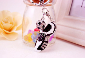 Wholesale Football Shoes Rhinestone Keychain Car Purse <b>Bag</b> Buckle Pendant <b>Key</b> <b>Ring</b> Keychain Sports Gift - Product Image 5
