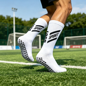 Calzini da Calcio Personalizzati con Logo Lavorato a Maglia, Calze Antiscivolo per Uomo, Calzini da Calcio con Grip Personalizzato - Product Image 5