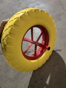 Pneu de remplacement pour brouette 16 pouces en PU non pneumatique 4.00-8, souple et anti-crevaison, avec fixation par trous boulonnés OEM, sans roulement à billes - Product Image 4