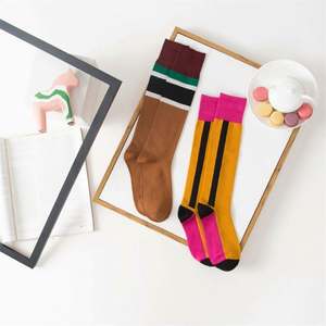 Calcetines hasta la rodilla con patrón personalizado a la moda de color de bloque para mujer, medias altas a rayas para adultos, calcetines de calle diarios - Product Image 6