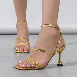 Sandales à talons hauts pour femmes, imprimé peau de serpent doré, à bride unique et bride cheville, avec talon plaqué et bout carré, Sandalias Para Mujer - Product Image 4
