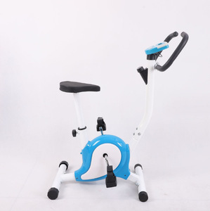Vélo d'exercice à domicile à transmission par courroie en acier, <span class=keywords><strong>compteur</strong></span> de pas, résistance à contact direct - Vélo de cyclisme d'intérieur pour <span class=keywords><strong>cardio</strong></span> et perte de poids - Vente en gros - Product Image 4