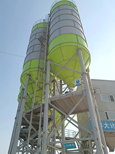 Profitez de notre ouverture avec des prix réduits : Centrale a béton HZS180R 150 m³/h avec <span class=keywords><strong>4</strong></span> bacs de stockage d'agrégats - Product Image 3