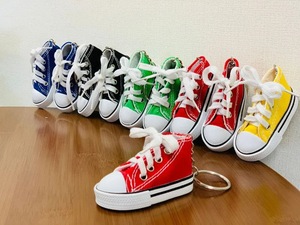 Mini Hi Top Keychain dễ thương Giày thể thao <span class=keywords><strong>Keyring</strong></span> cho túi ví Mặt dây chuyền phụ kiện xe trẻ em vui Quà Tặng - Product Image 2