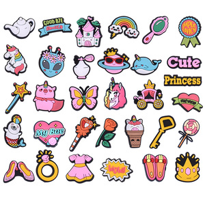 Nouveau multi-style dessin animé mignon en caoutchouc souple Patch plat pour bricolage matériaux faits à la main pinces à cheveux coques de téléphone accessoires chaussures fleurs - Product Image 1