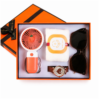 Coffret Cadeau Femme Été : Mini Ventilateur Portable, Montre Tendance, Ceinture en Cuir, Boucles d'Oreilles - Kit 4 Pièces pour Voyage et Refroidissement Personnel en Extérieur