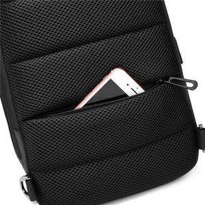 <span class=keywords><strong>Anti</strong></span> <span class=keywords><strong>Theft</strong></span> Sling Brusttasche USB Travel Messenger <span class=keywords><strong>Bag</strong></span> für Männer Wasserdichte Umhängetasche Fit für 9,7 "iPad - Product Image 5