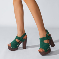 Sandales d'été rétro pour femmes à plateforme en bois, talon ultra haut, détails rivets, en PU, à brides, bout ouvert, à enfiler, légères, sexy et souples