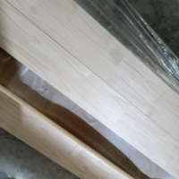 Planches de pin Radiata de qualité supérieure de la marque JLD pour la construction moderne, bois de pin naturel, surface lisse poncée, respectueux de l'environnement