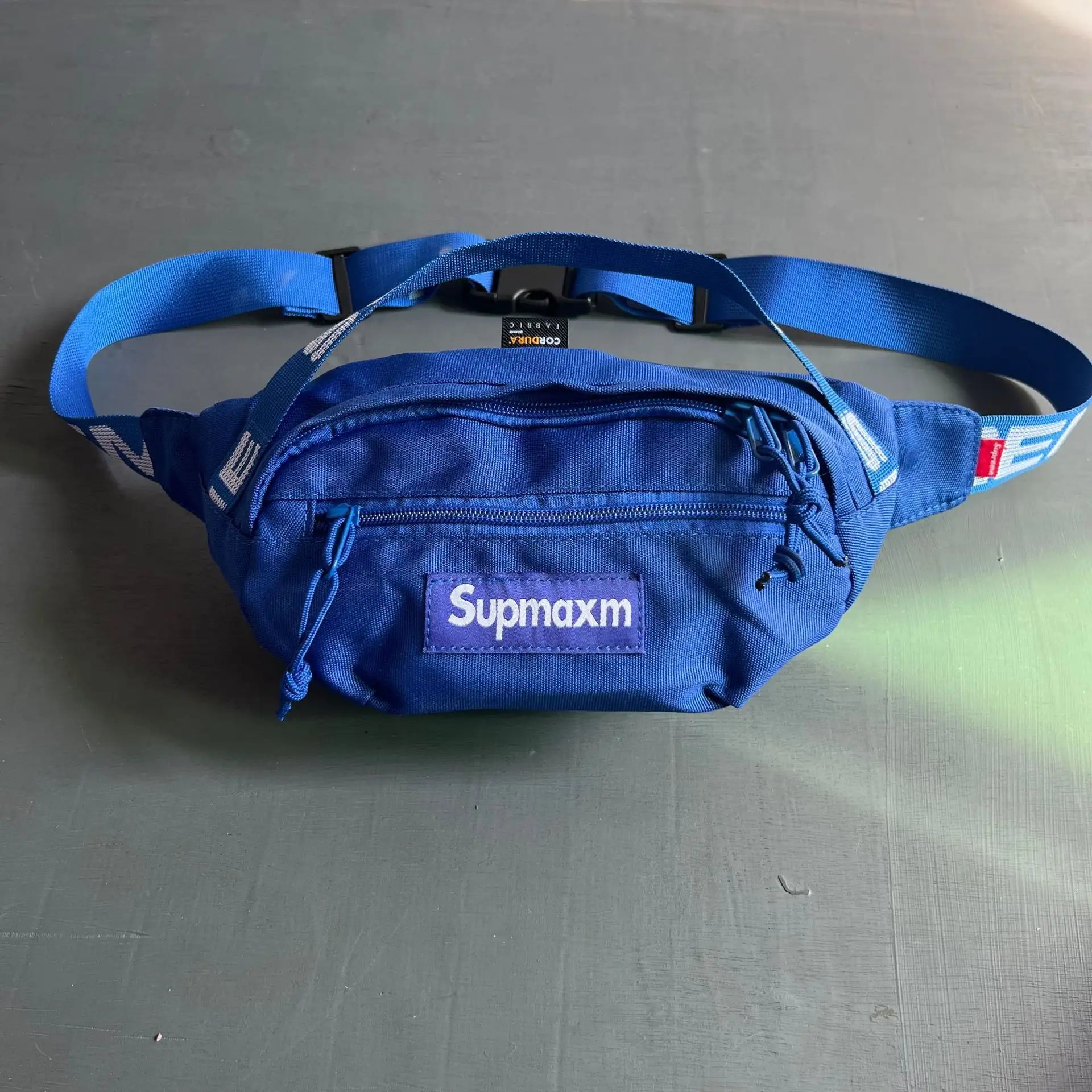 Toptan lüks seyahat özel Logo eğilim açık Unisex Mini tasarımcı su geçirmez naylon bel çantası moda Fanny paket bel çantası