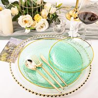 Vente en gros de 60 assiettes en plastique vert, assiettes jetables transparentes et dorées martelées Dessert Platos Dinner Platos pour la Saint-Patrick