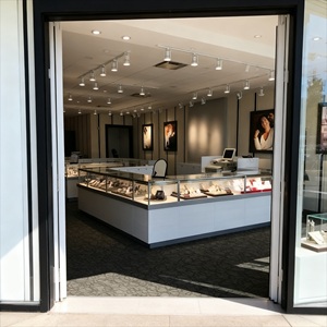 Diseño de Interior de Joyería LUX Gold, Mostrador Personalizado para Tienda de Joyas, Vitrina de Vidrio de Visión Completa para Centro Comercial - Product Image 3