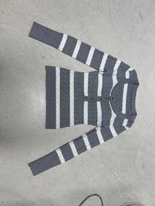 Suéter Acogedor de Punto Trenzado a Rayas - Top Otoñal de Cuello Redondo Suave para Mujer en Viscosa/Poliéster con Ajuste Relajado e Informal - Product Image 2