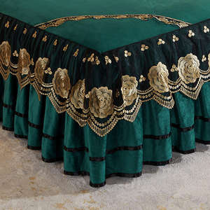 Ensemble de literie de mariage avec étiquette brodée de luxe couette confortable avec rembourrage en coton housse de couette jupes de lit draps couette matelassée - Product Image 3