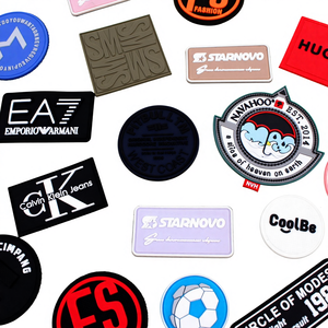 Patches de PVC com Adesivo Termofusível Ecológico Personalizados em Forma de Logo 3D em Silicone para Roupas e Chapéus - Product Image 1