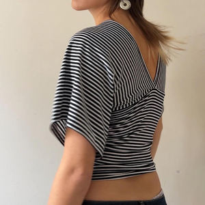 Camiseta de Manga Corta Casual para Mujer, Cuello en V, Cintura Alta, Corte Ajustado, Impresión Digital Ecológica de Verano - Product Image 4