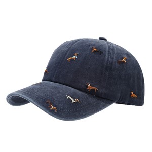 Gorra de béisbol de lujo de terciopelo lavado, estilo étnico, europeo y <span class=keywords><strong>americano</strong></span>, transfronteriza, con diseño de perro pequeño totalmente bordado y visera. - Product Image 6