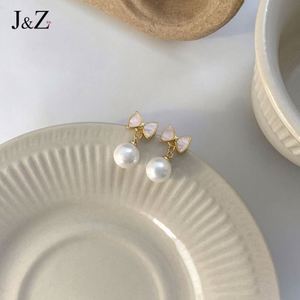 2024 Elegant Luxury Alloy Pearl Stud Earrings Romantic High-End Gold Plated - Product Image 5