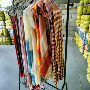 PJ02 <span class=keywords><strong>Lot</strong></span> mixte d'écharpes d'automne et d'hiver d'occasion, <span class=keywords><strong>lot</strong></span> en vrac, écharpes en <span class=keywords><strong>laine</strong></span> et en coton assorties pour hommes et femmes - Product Image 5