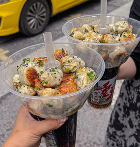 Gelas Plastik Sekali Pakai untuk Snack-Minuman dengan Sedotan, Mangkuk Snack Ayam Goreng Custom, Gelas Hotpot, Grosir Makanan Takeaway dengan Nampan - Product Image 5