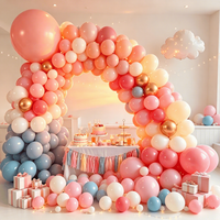 Vente en gros d'arches de ballons pour fêtes d'anniversaire en or vert et blanc par Balloon Factory, y compris des ballons de 5 à 36 pouces.