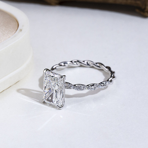 Bague de fiançailles Messi Jewelry MSR-2099 en or 18 carats avec diamant de laboratoire taille radiant - Product Image 5