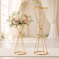 Support floral en métal doré torsadé de 50-68 cm de hauteur pour centre de table de mariage et présentation florale événementielle, vente en gros