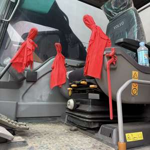 Excavadora Hidráulica Volvo EC290C de 29 Toneladas con Motor Deutz, Martillo, Engranaje y Bomba para Demolición de Hormigón en Renovación Urbana - Product Image 2