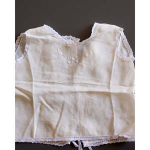 Camiseta de Bebé Bordada a Mano en Seda Pura, Camiseta de la Suerte - Product Image 4