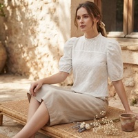 Chemisier blanc vintage en dentelle florale pour femme, à manches bouffantes, col montant, broderie ajourée, style estival décontracté et élégant, smocké, idéal pour le bureau, ODM