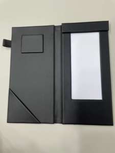 Carpeta de presentación de facturas personalizada de cuero PU negro con LED, magnética, recargable e iluminada - Product Image 3
