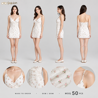 Robe courte blanche à fleurs pour femme, col en V, bretelles spaghetti, froncée, style romantique d'été, fabrication OEM personnalisée