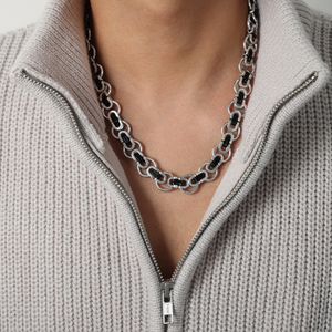 Collana con bracciale di nicchia elegante e elegante francese nuovo Design in acciaio inossidabile non sbiadisce il Set di gioielli da donna dell'industria pesante - Product Image 3