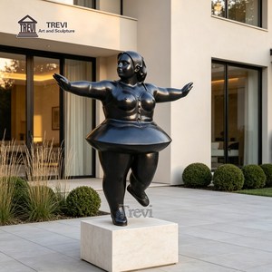 Famosa Escultura Moderna de Mujer Gorda Bailando en Bronce Negro para Arte Público Urbano - Product Image 4