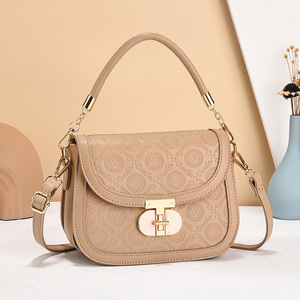 Sac bandoulière polyvalent et élégant pour femme, collection automne 2026, idéal pour les mamans, fabriqué par des artisans. - Product Image 4