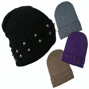 Berretto da berretto invernale lavorato a maglia in acrilico da donna personalizzato 100% carattere Unisex in acrilico con punte di borchie copricapo personalizzato da 5-7 giorni - Product Image 4