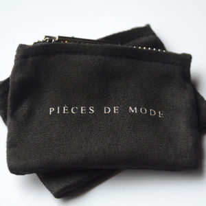 Pochette à bijoux en velours gaufré avec logo personnalisé, en faux daim noir doux, recyclable, avec cordon de serrage, petite taille, de luxe, fournie directement par l'usine - Product Image 2