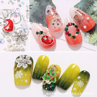 Vente en gros de bijoux de Noël Art Déco en alliage de métal mélange de flocon de neige perle cloutée Santa chapeaux strass effet 3D autocollants décalcomanies